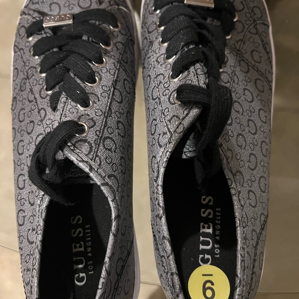 Guess Black and Gray Patterned Sneakers